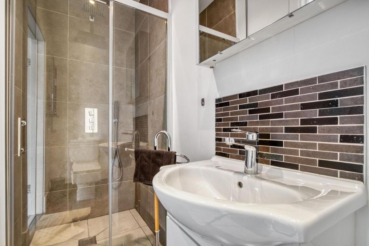 Appartement Luxurious Hidden Gem In Wandsworth à Londres Extérieur photo